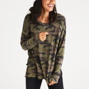 American Eagle Came Soft & Sexy Plush Crewneck